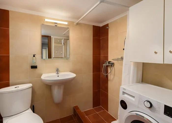 Indiana By Halu! Stylish 2bd Near Papafi Metro Station *